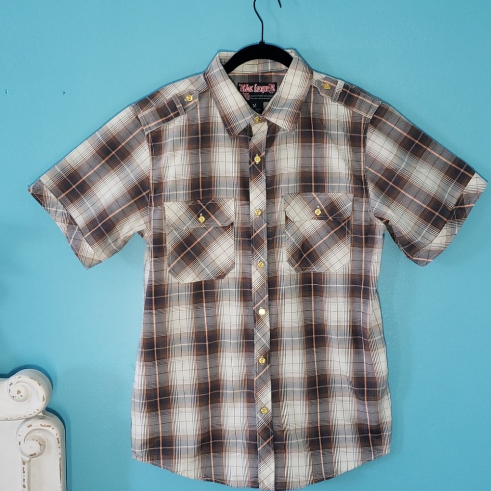 M blac lacquer button down